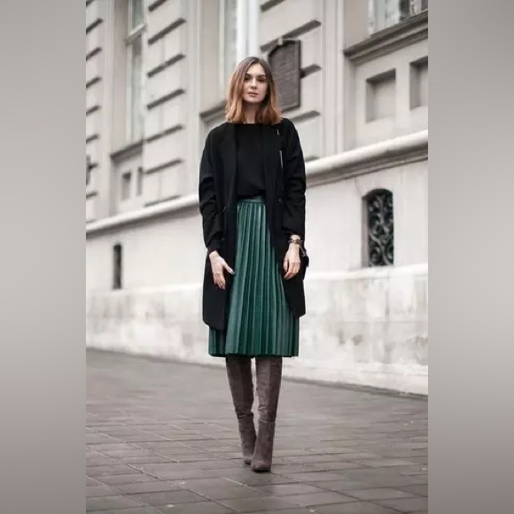 Steve Madden Over the Knee Stretch Boots - Picture 8 of 8